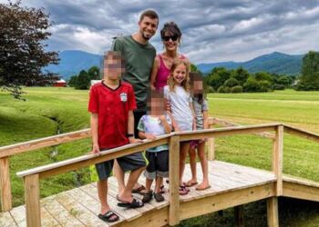 TRAGEDIJA NA MEČU BADMINTONA: Reket pukao tokom igre i pogodio devojčicu (6) u glavu, Otac navodi i da je Lusi, nekoliko nedelja pre stravične nesreće, majci postavila neobično pitanje